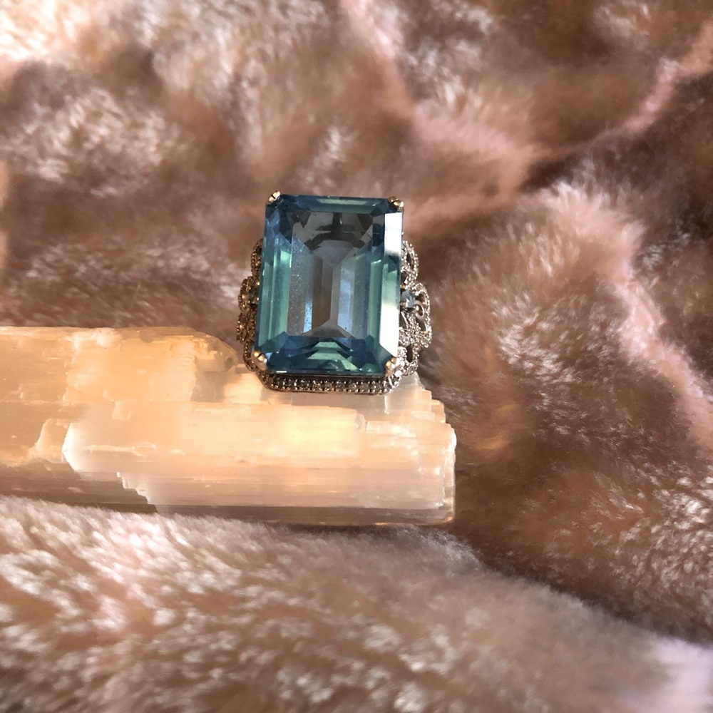 Blue Topaz Ring - 14 carat with diamonds